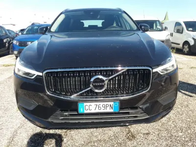 VOLVO XC60 B4 (d) AWD Geartronic Momentum