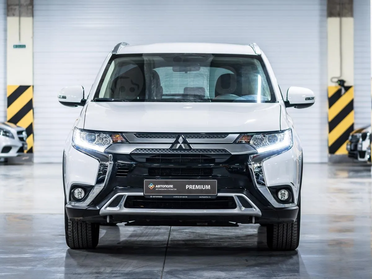 Mitsubishi Outlander Image 3